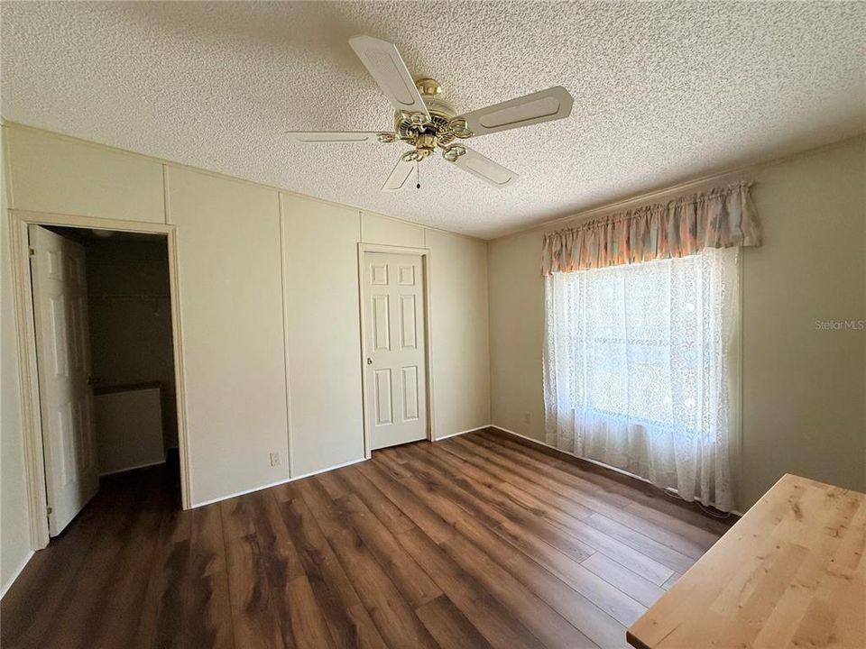 На продажу: $164,999 (2 спален, 2 ванн, 1560 Квадратных фут)