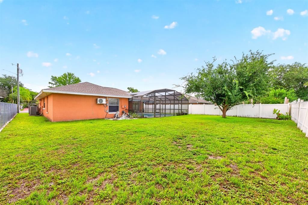 Activo con contrato: $325,000 (3 camas, 2 baños, 1760 Pies cuadrados)