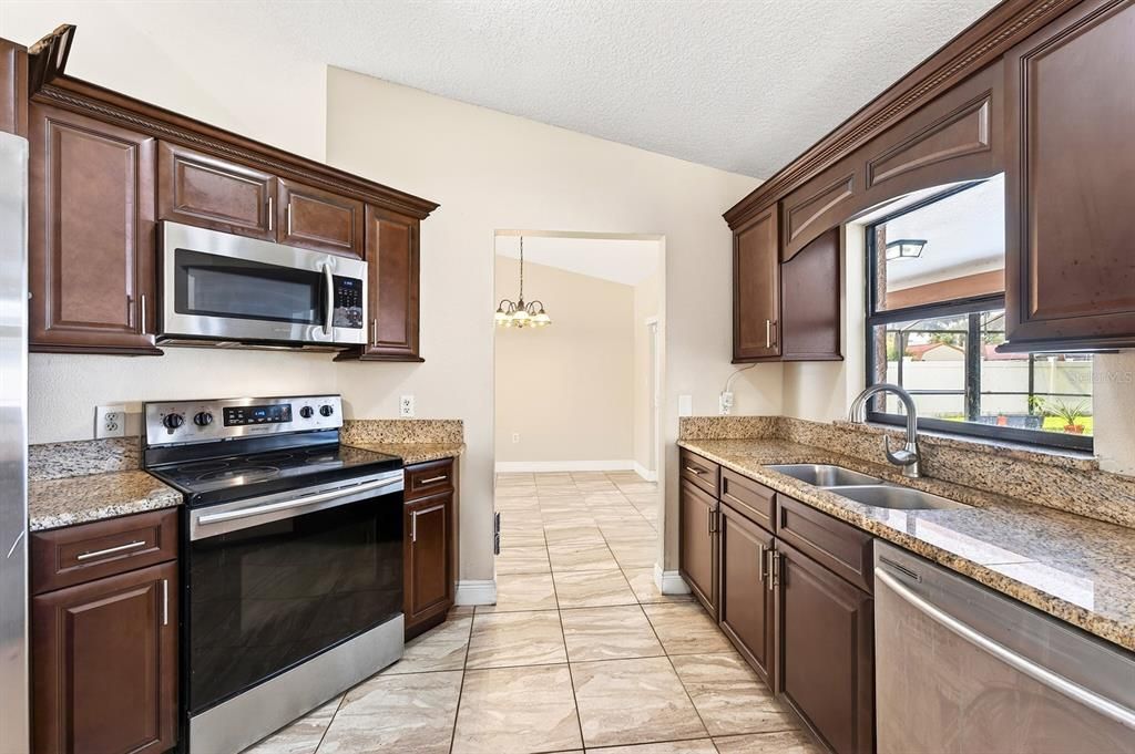 Activo con contrato: $325,000 (3 camas, 2 baños, 1760 Pies cuadrados)