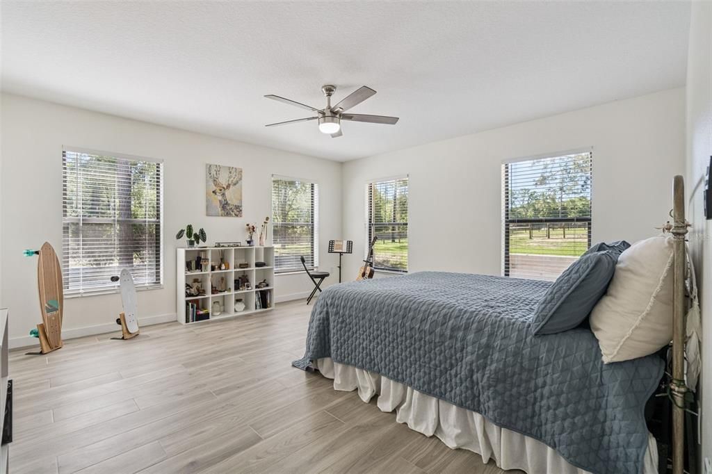 For Sale: $988,000 (3 beds, 2 baths, 1600 Square Feet)