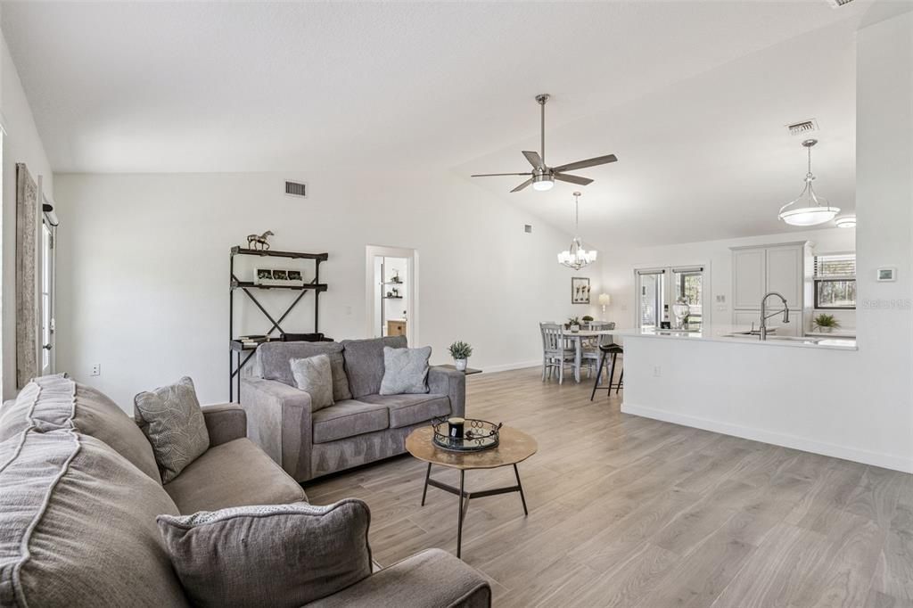 For Sale: $988,000 (3 beds, 2 baths, 1600 Square Feet)