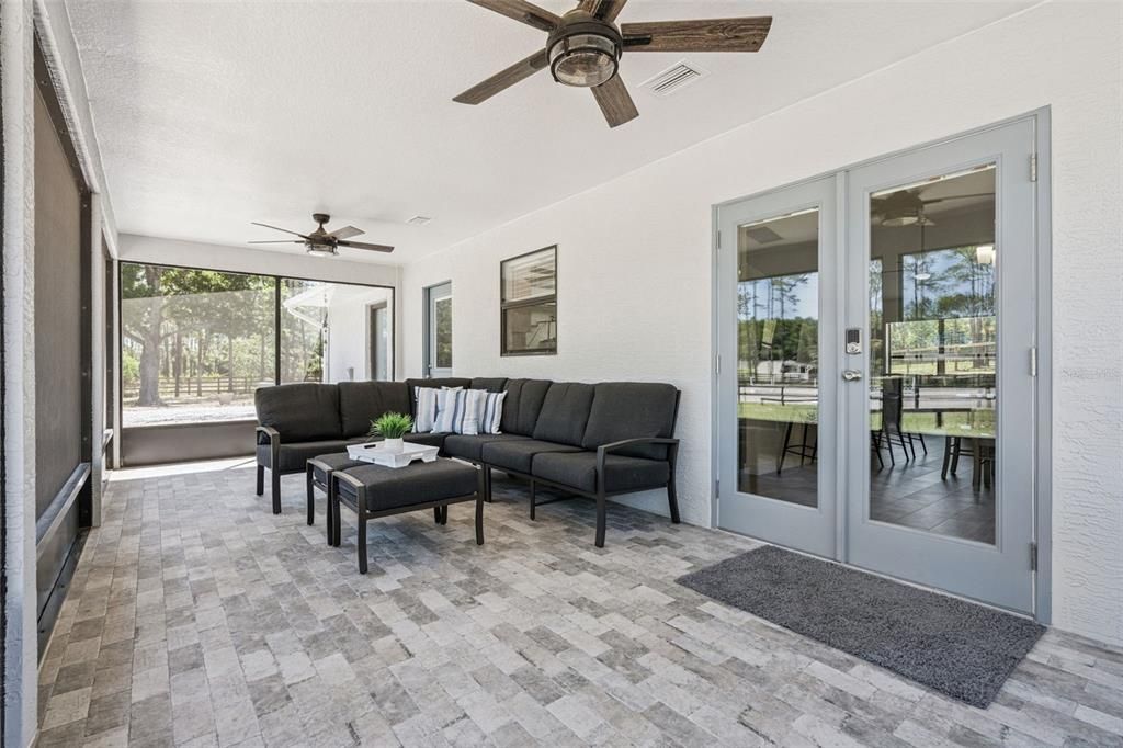 For Sale: $988,000 (3 beds, 2 baths, 1600 Square Feet)