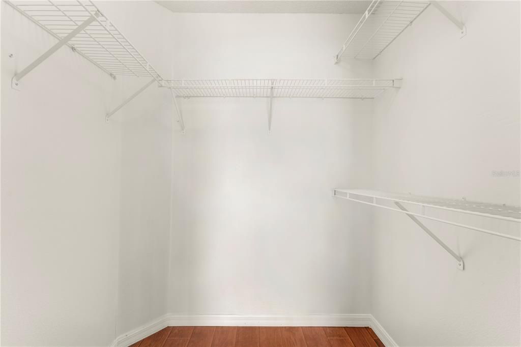 Activo con contrato: $364,500 (3 camas, 2 baños, 1642 Pies cuadrados)