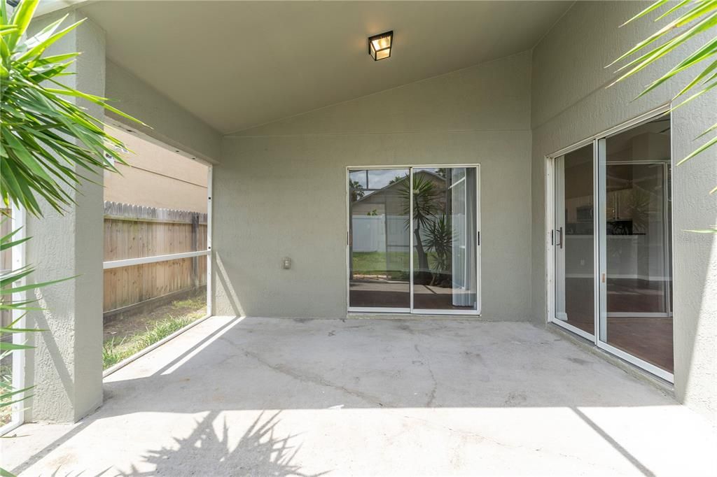 Activo con contrato: $364,500 (3 camas, 2 baños, 1642 Pies cuadrados)