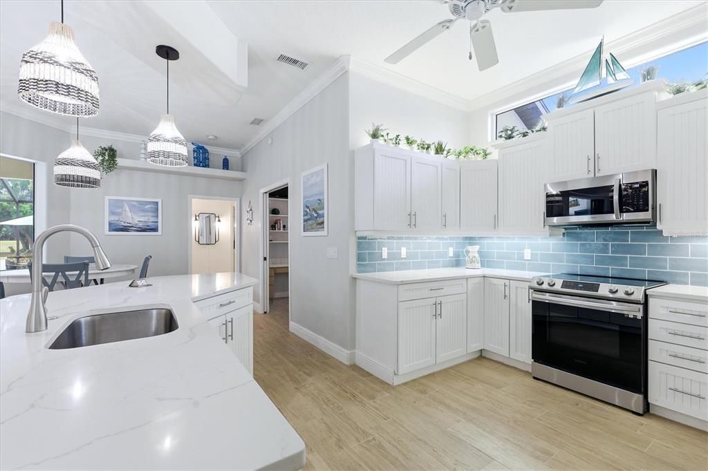 Activo con contrato: $710,000 (3 camas, 2 baños, 2109 Pies cuadrados)