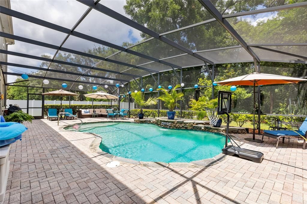 En Venta: $735,000 (4 camas, 3 baños, 3753 Pies cuadrados)