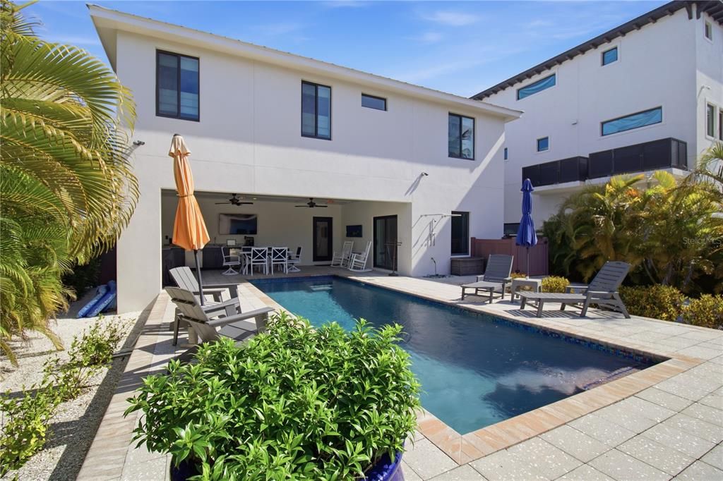 For Sale: $1,495,000 (3 beds, 2 baths, 1602 Square Feet)