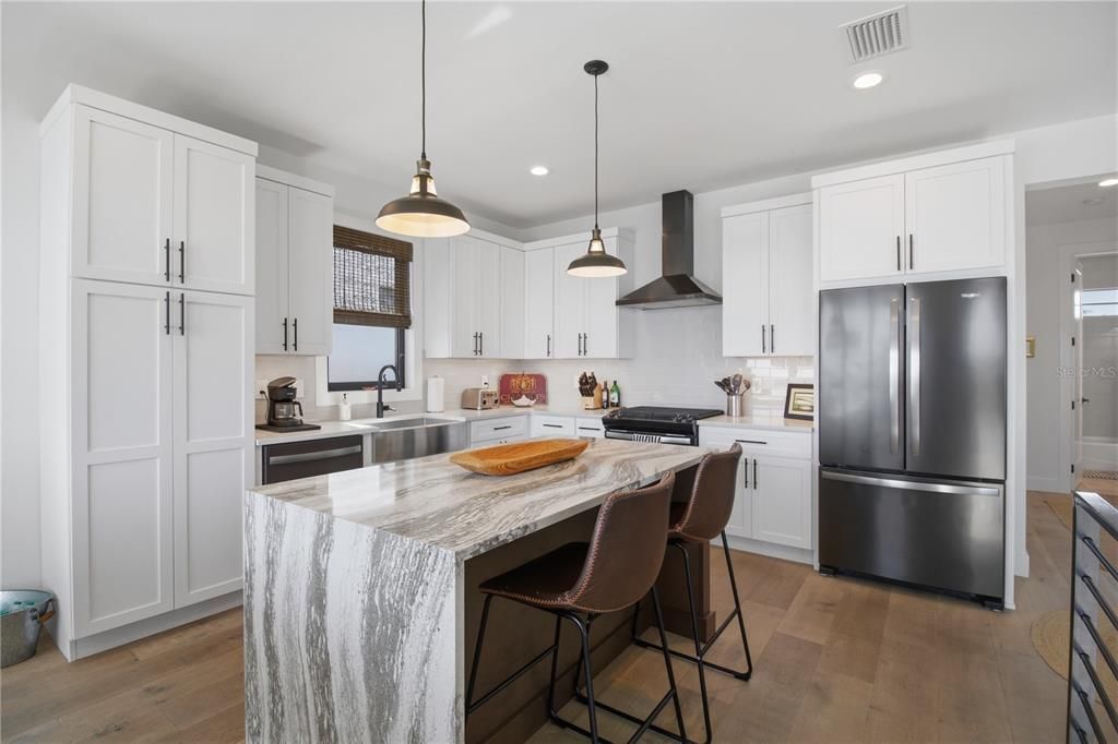 For Sale: $1,495,000 (3 beds, 2 baths, 1602 Square Feet)