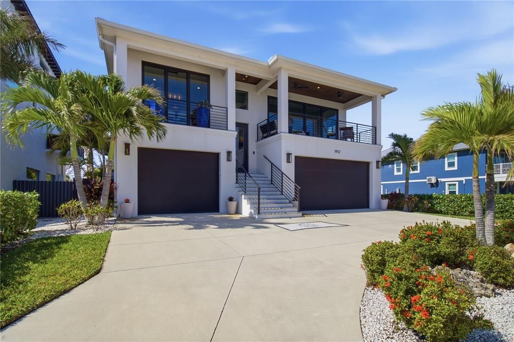 For Sale: $1,495,000 (3 beds, 2 baths, 1602 Square Feet)