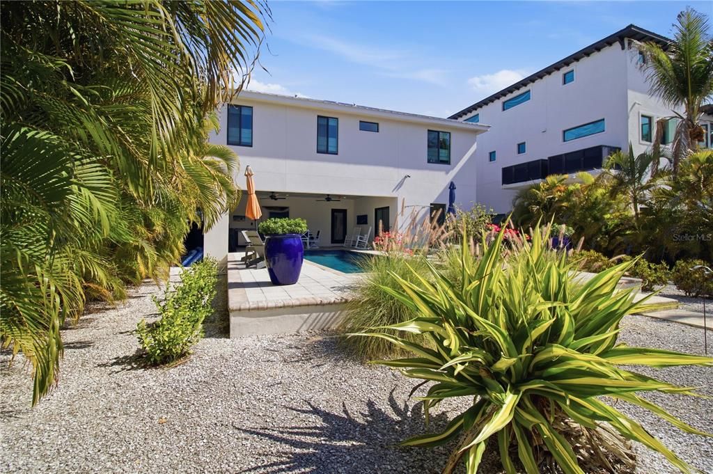 For Sale: $1,495,000 (3 beds, 2 baths, 1602 Square Feet)