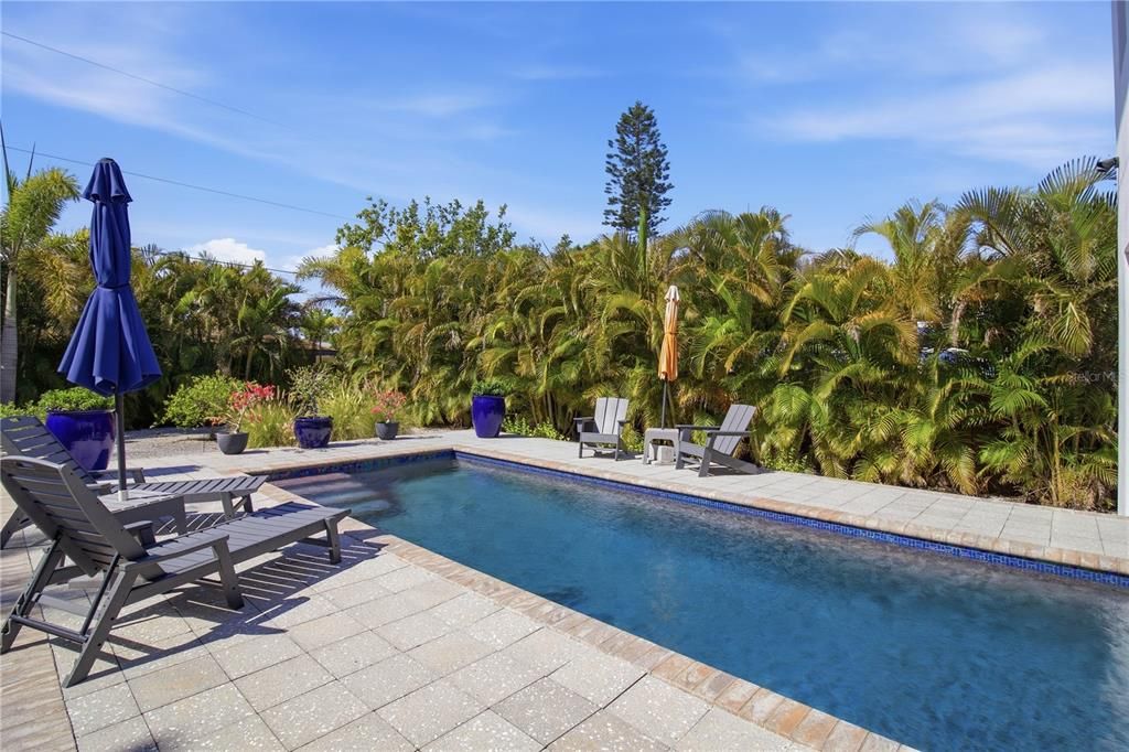 For Sale: $1,495,000 (3 beds, 2 baths, 1602 Square Feet)