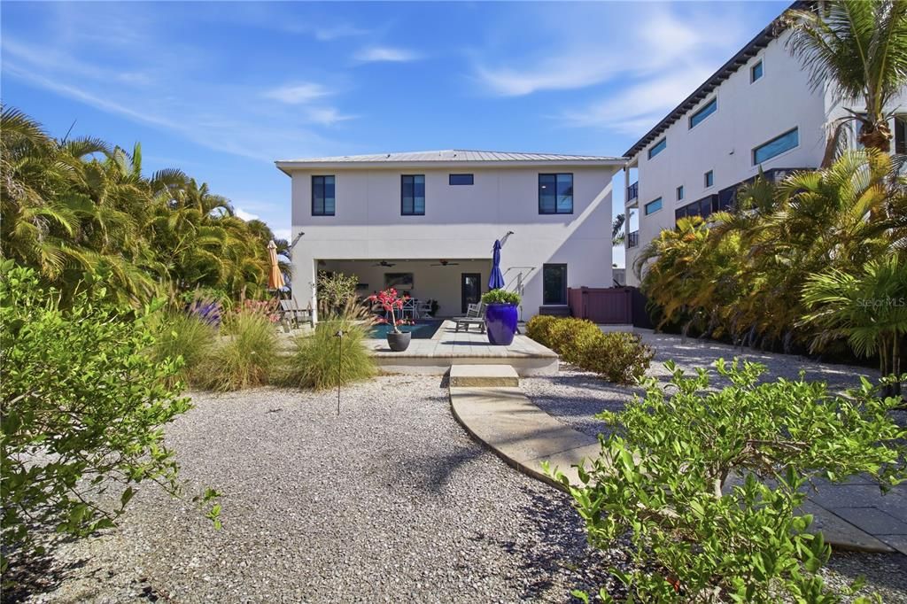 For Sale: $1,495,000 (3 beds, 2 baths, 1602 Square Feet)
