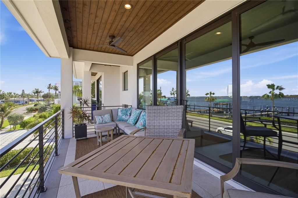 For Sale: $1,495,000 (3 beds, 2 baths, 1602 Square Feet)