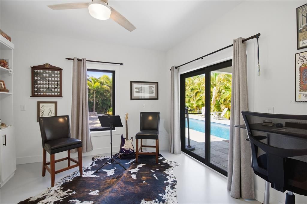 For Sale: $1,495,000 (3 beds, 2 baths, 1602 Square Feet)