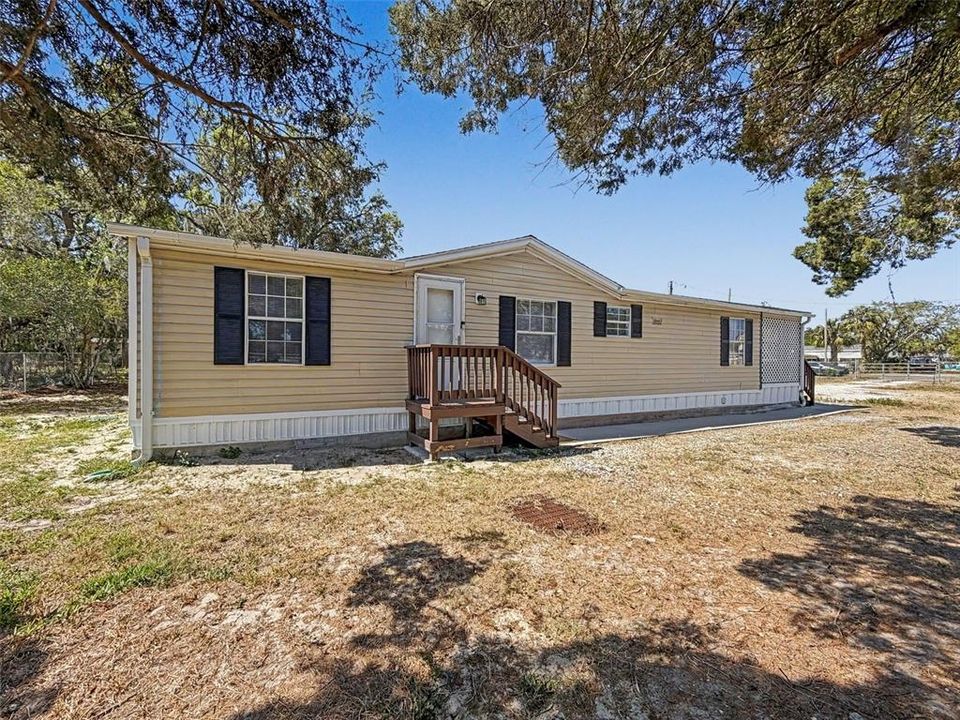 Recently Sold: $299,900 (5 beds, 4 baths, 1968 Square Feet)