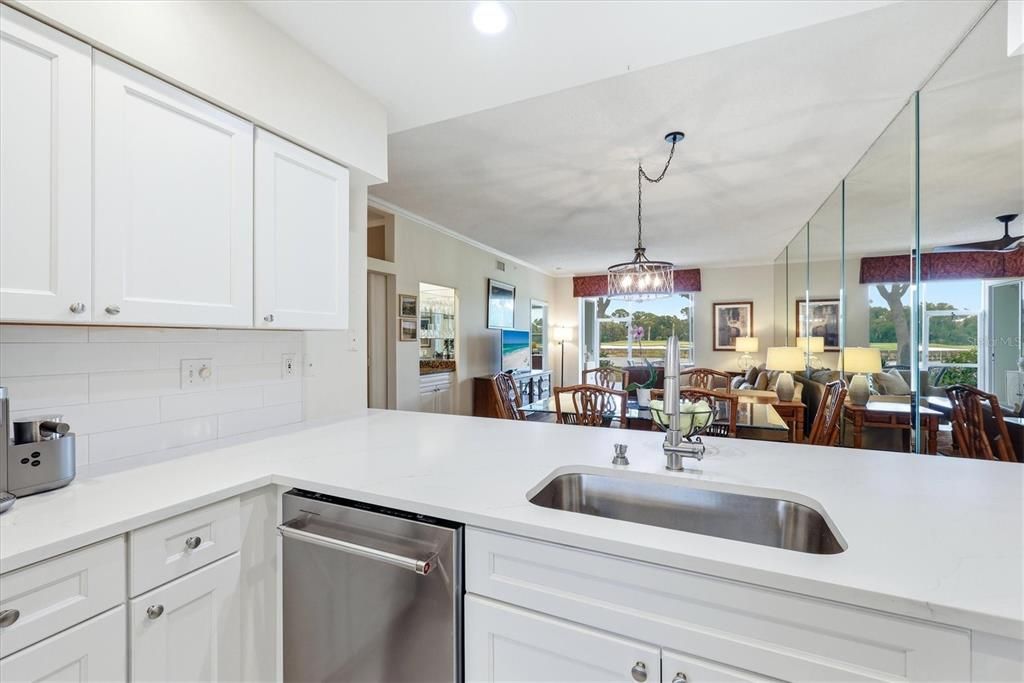 Activo con contrato: $469,000 (2 camas, 2 baños, 1414 Pies cuadrados)