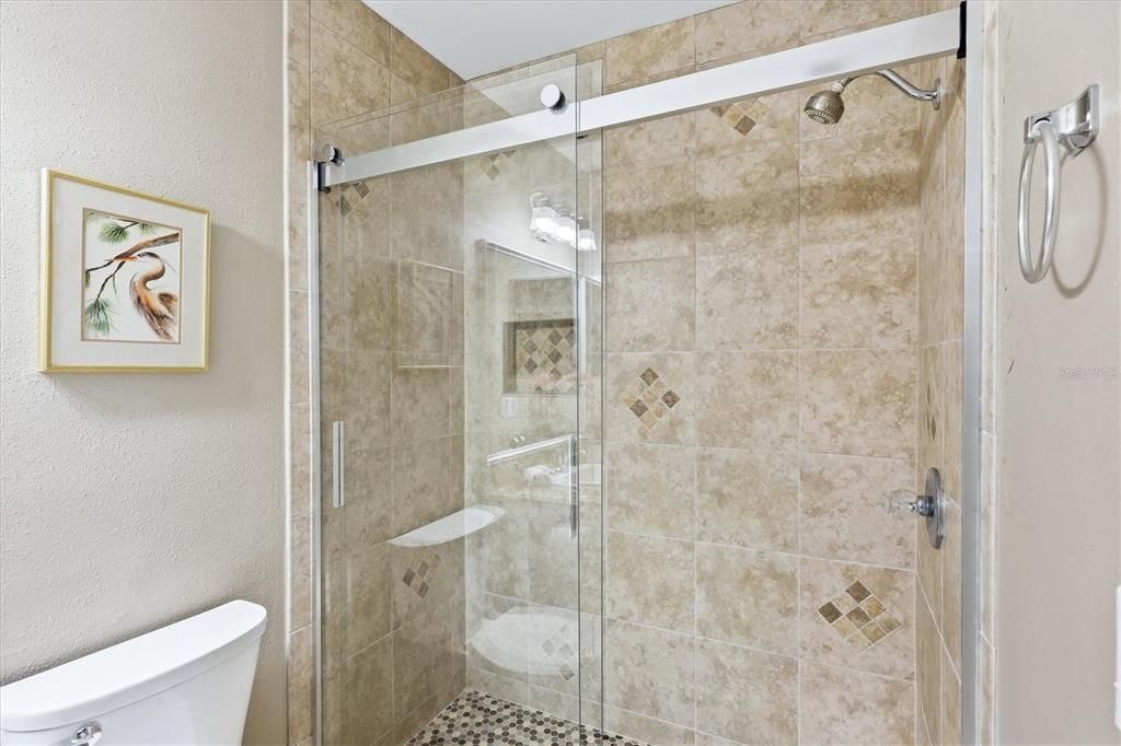Activo con contrato: $469,000 (2 camas, 2 baños, 1414 Pies cuadrados)