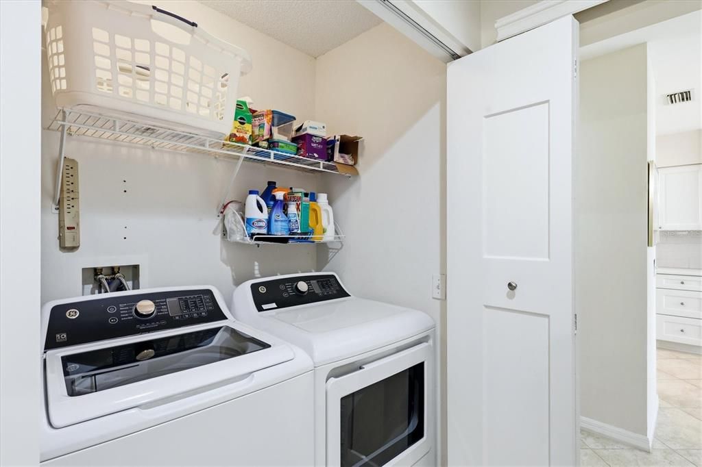 Activo con contrato: $469,000 (2 camas, 2 baños, 1414 Pies cuadrados)