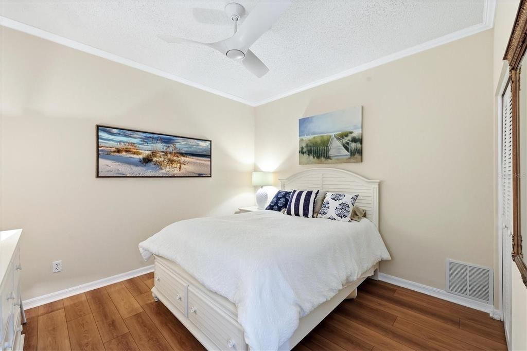 Activo con contrato: $469,000 (2 camas, 2 baños, 1414 Pies cuadrados)