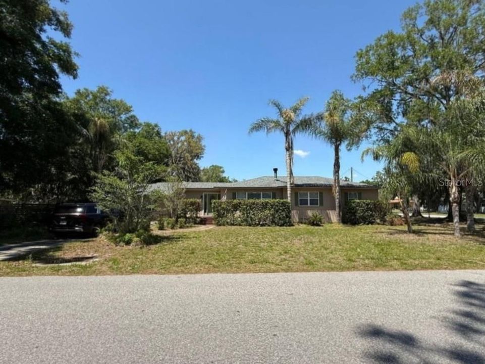 Recently Sold: $349,500 (4 beds, 2 baths, 2504 Square Feet)