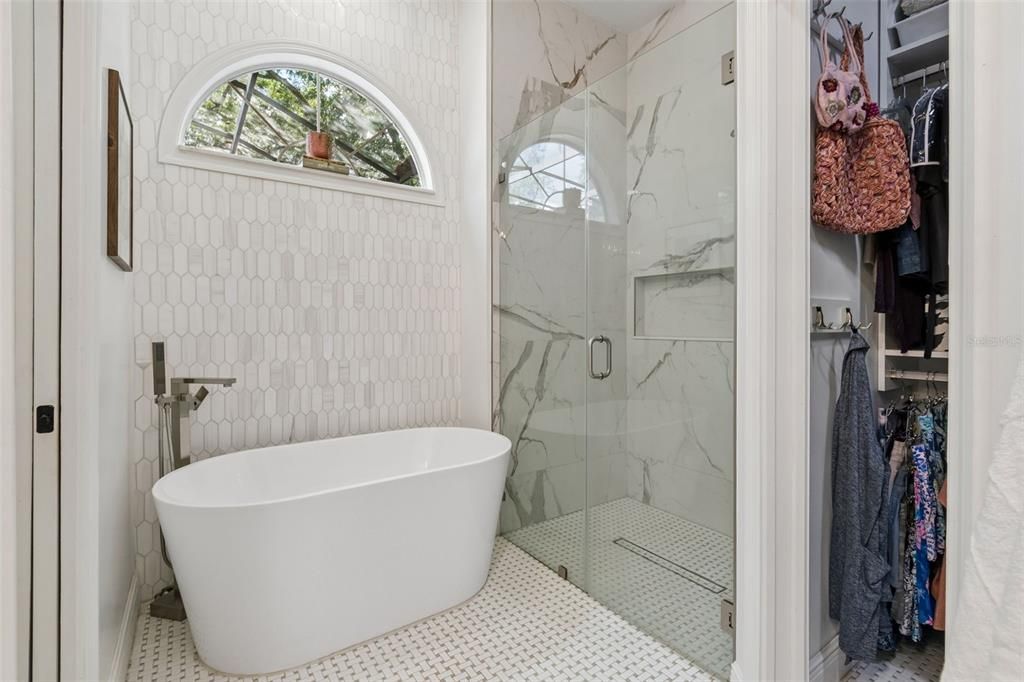 Active With Contract: $714,900 (4 beds, 2 baths, 2233 Square Feet)