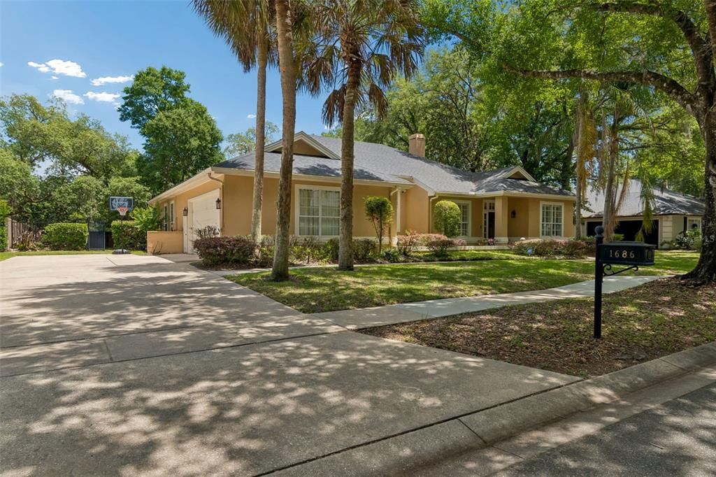 Active With Contract: $714,900 (4 beds, 2 baths, 2233 Square Feet)