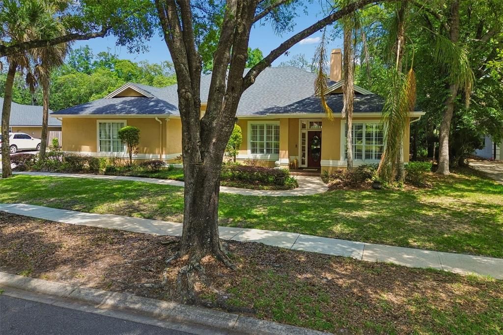 Active With Contract: $714,900 (4 beds, 2 baths, 2233 Square Feet)