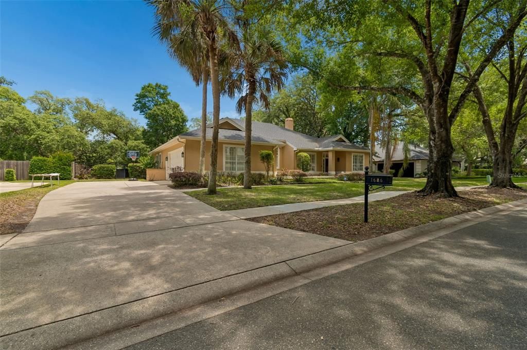 Active With Contract: $714,900 (4 beds, 2 baths, 2233 Square Feet)