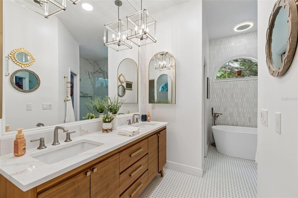 Active With Contract: $714,900 (4 beds, 2 baths, 2233 Square Feet)