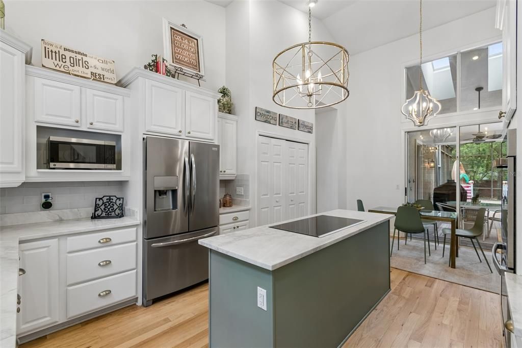 Active With Contract: $714,900 (4 beds, 2 baths, 2233 Square Feet)