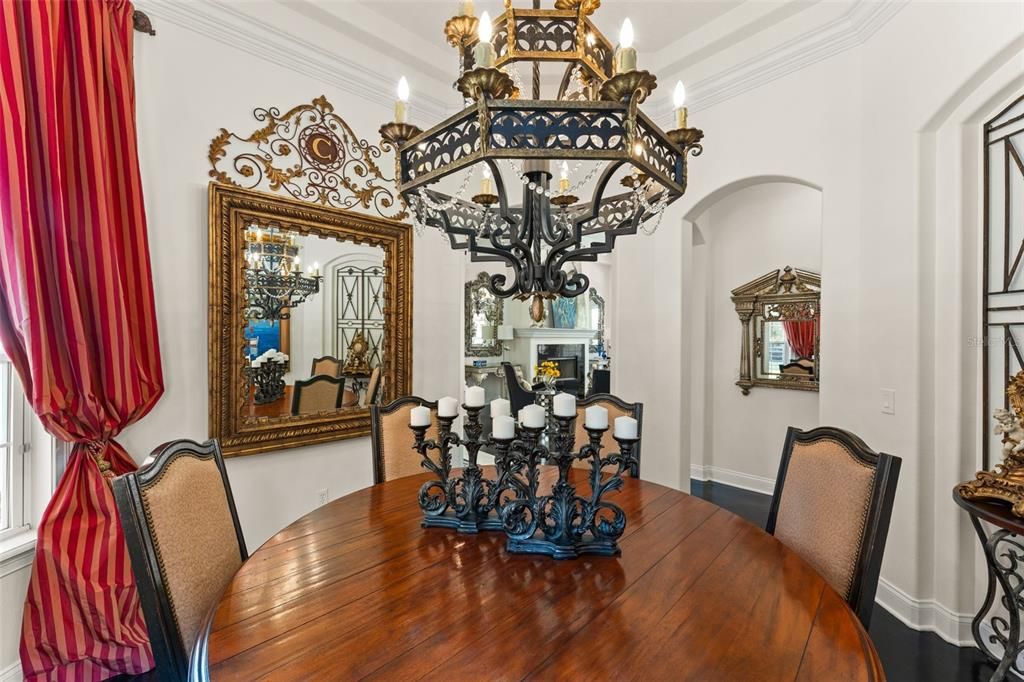 Activo con contrato: $2,125,000 (4 camas, 4 baños, 3751 Pies cuadrados)