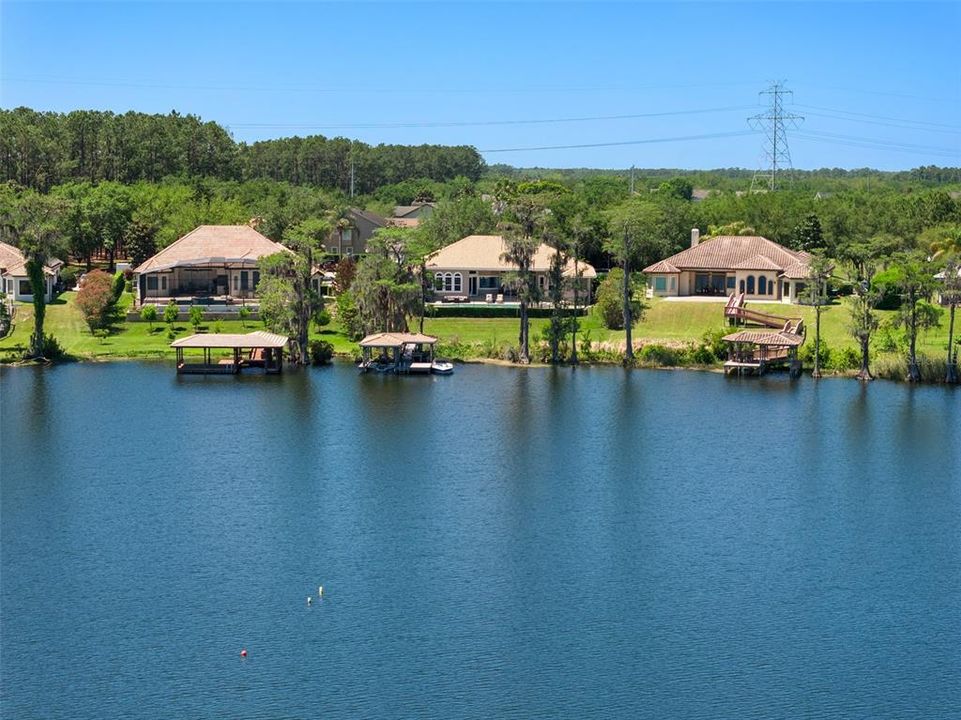 Activo con contrato: $2,125,000 (4 camas, 4 baños, 3751 Pies cuadrados)