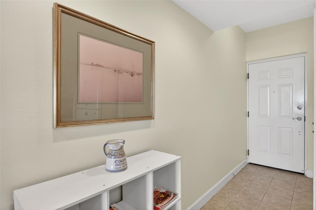 For Sale: $349,400 (2 beds, 2 baths, 1102 Square Feet)