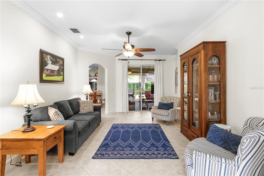 Activo con contrato: $519,000 (4 camas, 3 baños, 2434 Pies cuadrados)