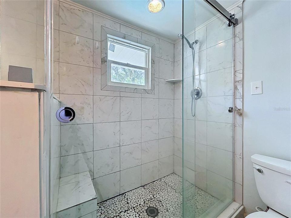 На продажу: $699,900 (5 спален, 4 ванн, 3332 Квадратных фут)
