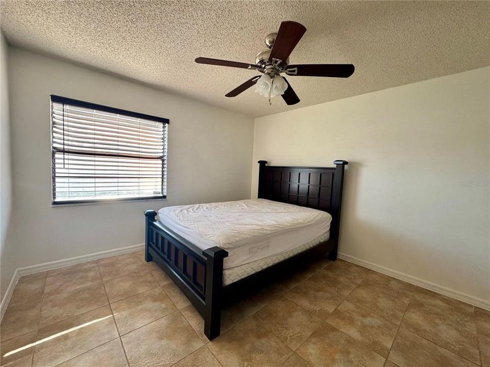 Active With Contract: $485,000 (4 beds, 2 baths, 1952 Square Feet)