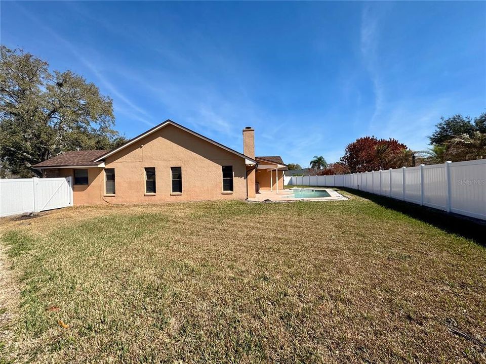 Active With Contract: $485,000 (4 beds, 2 baths, 1952 Square Feet)