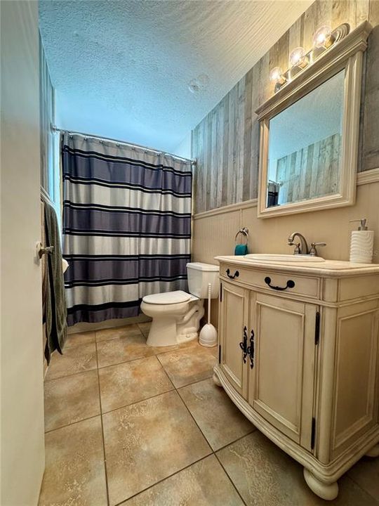 Active With Contract: $485,000 (4 beds, 2 baths, 1952 Square Feet)