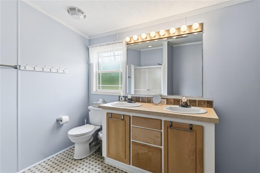 На продажу: $325,000 (3 спален, 2 ванн, 1512 Квадратных фут)