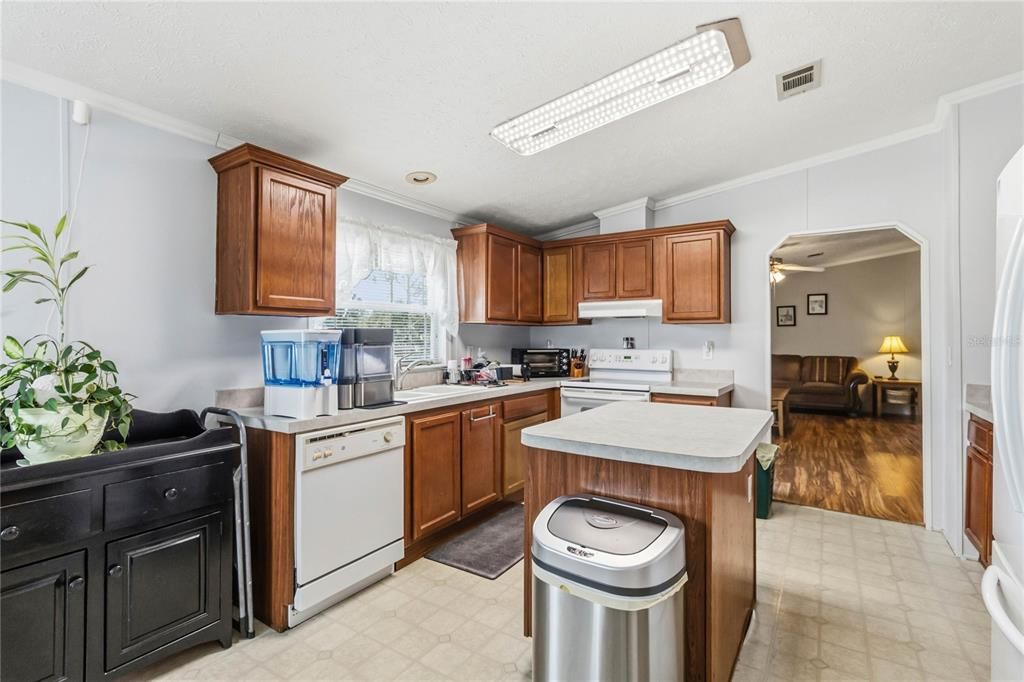 На продажу: $325,000 (3 спален, 2 ванн, 1512 Квадратных фут)