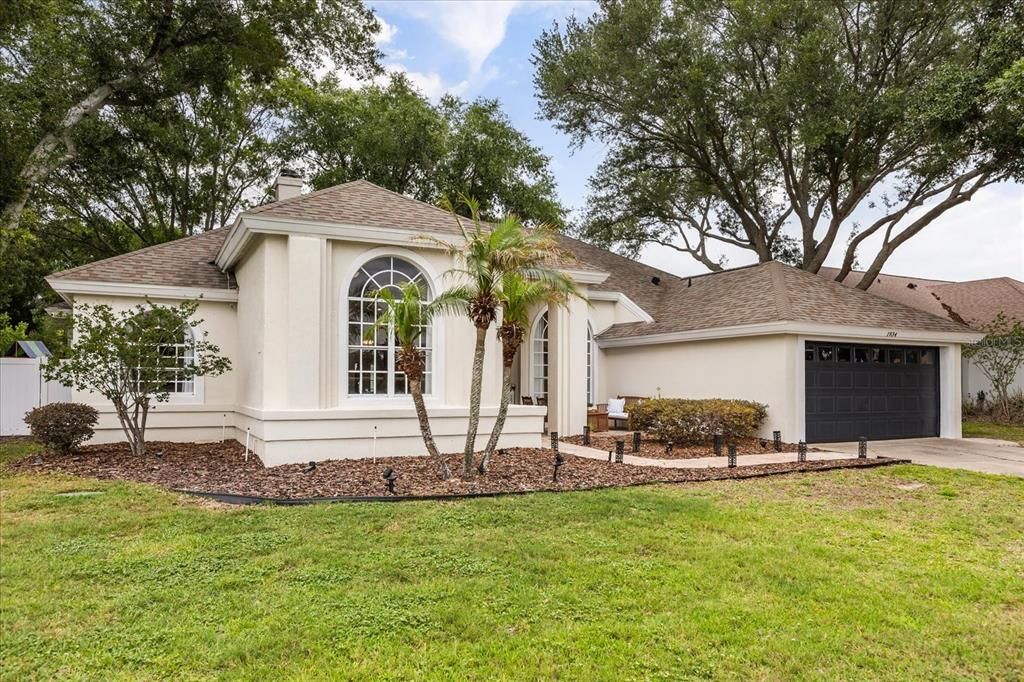 For Sale: $650,000 (4 beds, 3 baths, 2326 Square Feet)