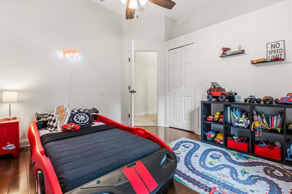 For Sale: $650,000 (4 beds, 3 baths, 2326 Square Feet)