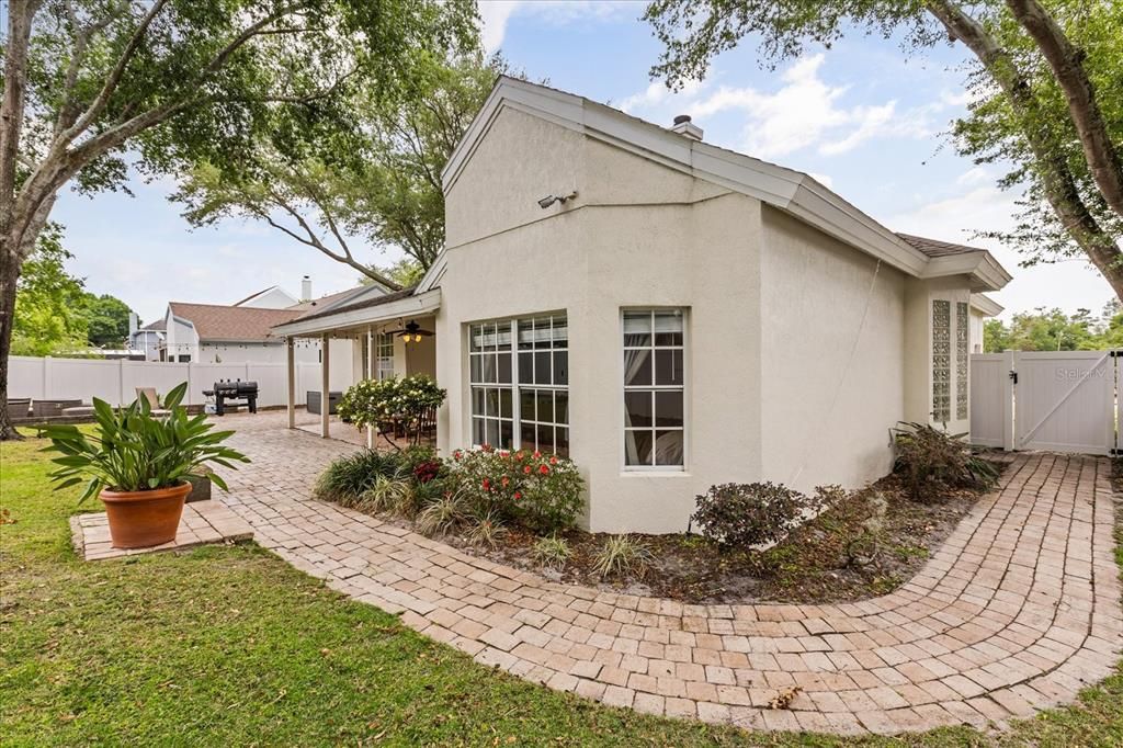 For Sale: $650,000 (4 beds, 3 baths, 2326 Square Feet)