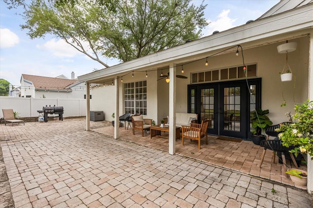 For Sale: $650,000 (4 beds, 3 baths, 2326 Square Feet)