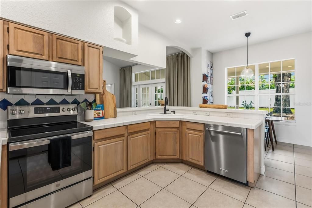For Sale: $650,000 (4 beds, 3 baths, 2326 Square Feet)