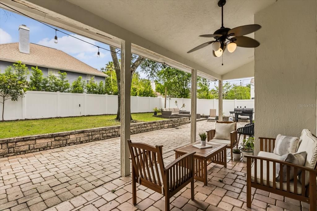 For Sale: $650,000 (4 beds, 3 baths, 2326 Square Feet)