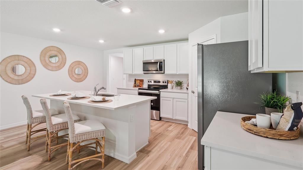 Active With Contract: $325,070 (4 beds, 2 baths, 1828 Square Feet)