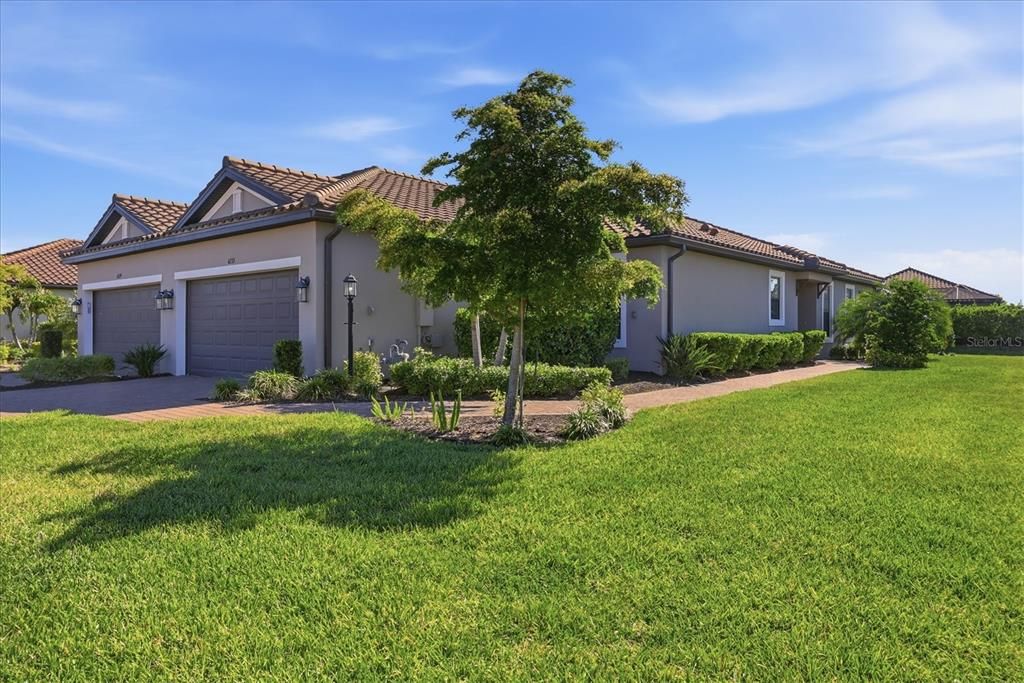 For Rent: $3,600 (2 beds, 2 baths, 1533 Square Feet)