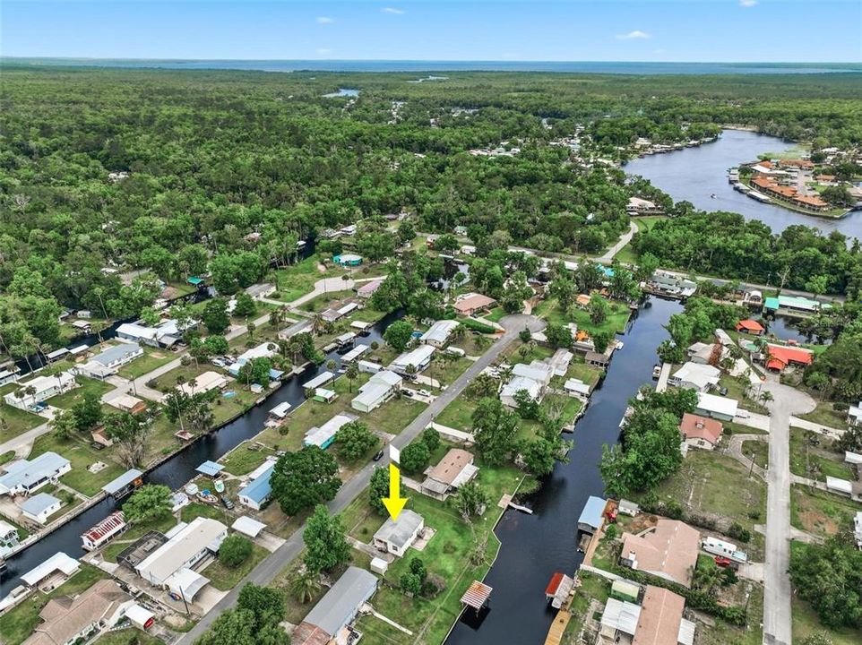 For Sale: $250,000 (2 beds, 2 baths, 962 Square Feet)