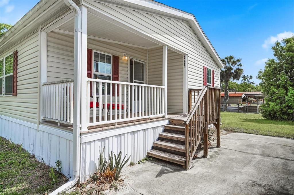 For Sale: $250,000 (2 beds, 2 baths, 962 Square Feet)